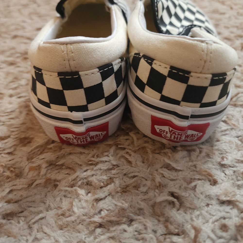 Vans Classic Slip-On Kids Size 11.5 Black White Checkerboard Skate Shoes - Picture 4 of 10